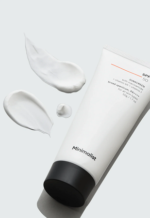 Minimalist SPF 50 PA++++ Sunscreen (50gm) For Nourishes and Hydrates Skin - Image 3